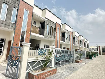 4 Bedrooms Terrace Duplex