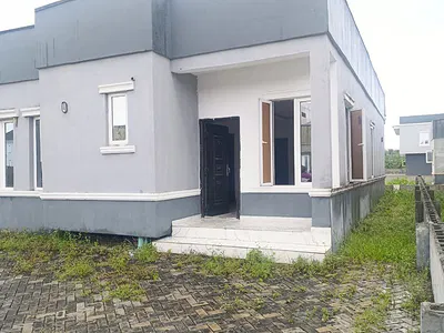 Three Bedroom Fully Detached Duplex