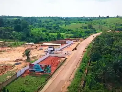 Land with C/ O in the Largest City