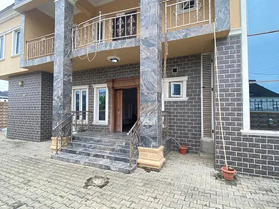 Spacious 5 Bedroom Detached Duplex with BQ