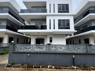 Expansive 6 Bedroom Detached with Pool, Cinema, Gym, Office Room, BQ I