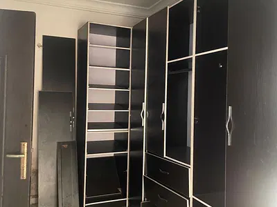 Service 4 Bedrooms Terraced