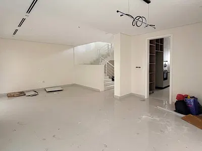 5 Bedroom Semi Detached House with Inbuilt Service Quarters