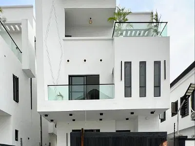 Luxury Brand New 5 Bedroom Fully Detached Duplex with BQ in Seren Esta