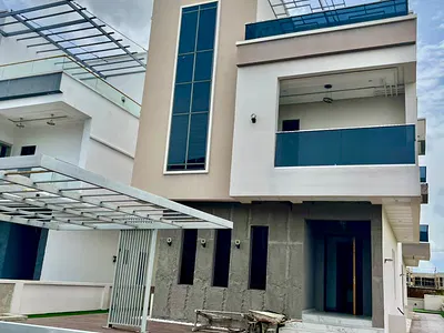 Luxury 6-Bedroom Detached Duplex with Pool & Cinema