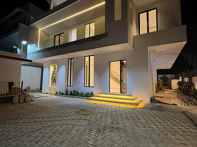 5 Bedroom Luxury Detached Duplex