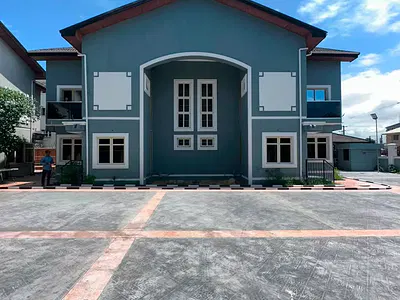 * 4 Bedroom Semi Detached Duplex with Swimming Pool*