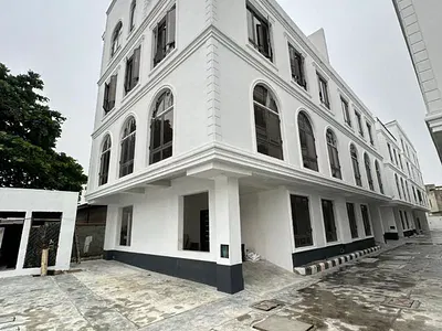 Exquisitely Built 4 Bed Semi Detached and BQ*