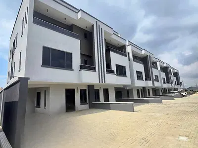 A Luxurious 5bedroom Semi Detached