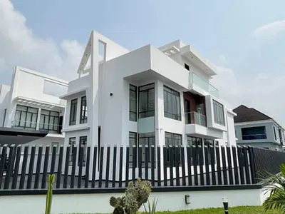 Luxury 6 Bedrooms Detached with Elevator, Cinema, Pool & BQ