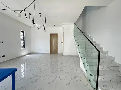 Luxury 4bedroom
