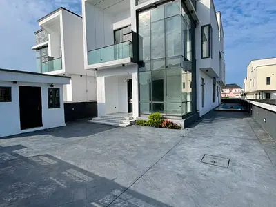 Lovely 5 Bedroom Fully Detached Duplex with Excellent Facilities