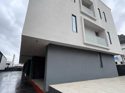 Luxury 5 Bedroom Semi Detached Duplex