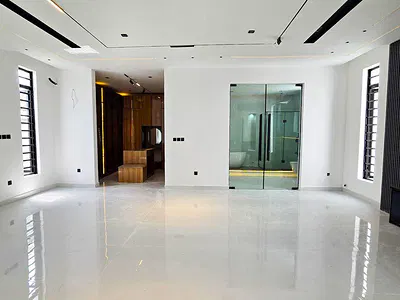 Luxury 5-Bedroom Detached Duplex Located in the Serene