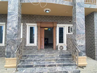 Spacious 5 Bedrooms Duplex and BQ on 920SQM