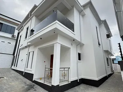 Newly Built 6 Bedroom Fully Detached Duplex with BQ