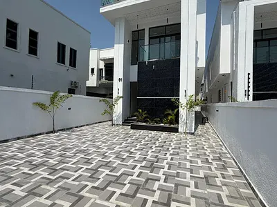 5 Bedroom Fully Detached Duplex