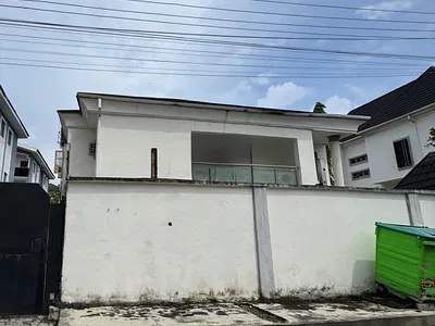 5 Bedroom Fully Detached Duplex + BQ Sitting on 400 SQM Land