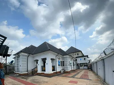 Bungalow with C of O