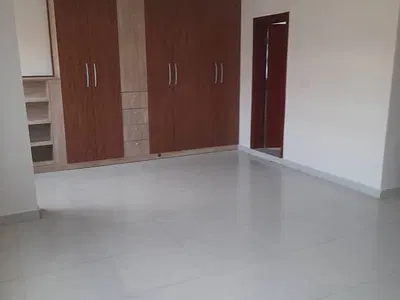 Luxury 4 Bedroom Maisonette