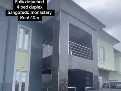 Luxury 4bedroom