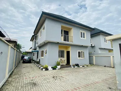 Well Maintained 3 Bedroom Apartment