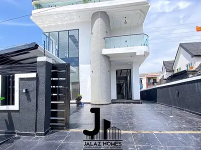 Contemporary 5 Bedroom Fully Detached Duplex