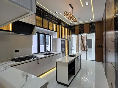 Luxurious 5-Bedrooms Fully Detached Duplex with Swimming Pool