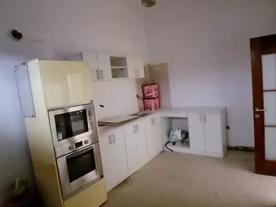 Massive Miniflat with Luxury Fitted Kitchen, 2 Toilets and Bathroom