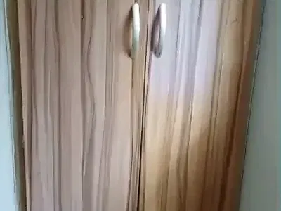 Clean 2 Bedroom Flat with Wardrobe