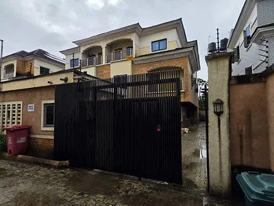 Newly Renovated 5 Bedroom Semi Detached Duplex with 2BQ