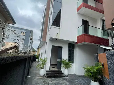 Impeccably Finished 5 Bedroom Triplex with BQ (Driveway Unit)