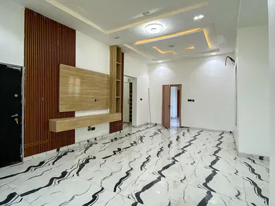 Stunning 5 Bedroom Detached Duplex