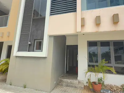 4 Bedroom Terraced House