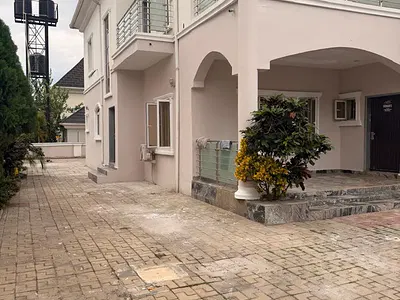 Luxury 1 Bedroom Block of Flats in a Nice Estate on Fully Tarred Road.