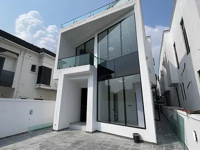 5 Bedroom Detached