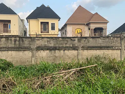 A Bare Land Measuring 600SQM Inside a Gated Estate in Gbagada