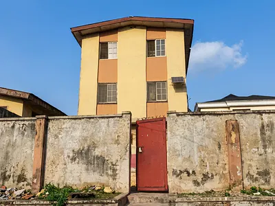A Tenanted Block of 6 Units of 2 Bedroom Flats in a Good Location