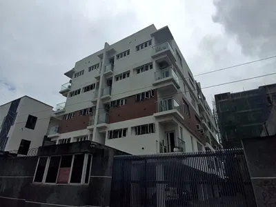 Well Maintained 2 Bedroom Flat