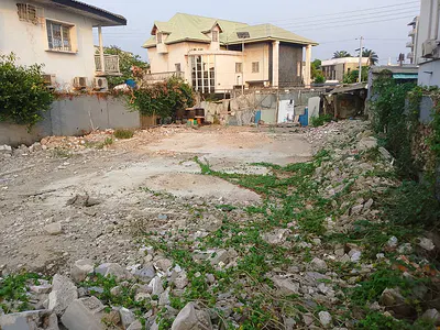 Bareland Measuring 400 Square Meters