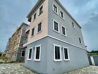 Fully Detached Five (5) Bedroom with BQ