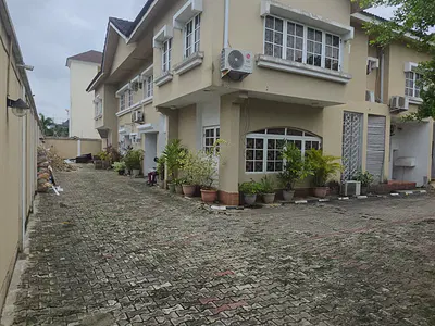 3 Bedroom Flat Serviced