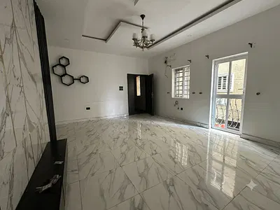 A Spacious and Standard 3 Bedroom Flat (Upstairs) with Modern Features