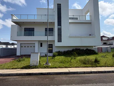 Newly Built 5 Bedroom Fully Detached House