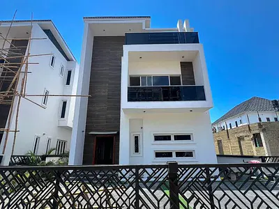 5 Bedroom Detached Duplex