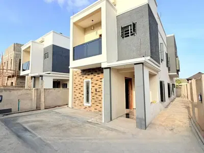 Beautiful 4 Bedroom Fully Detached Duplex with BQ