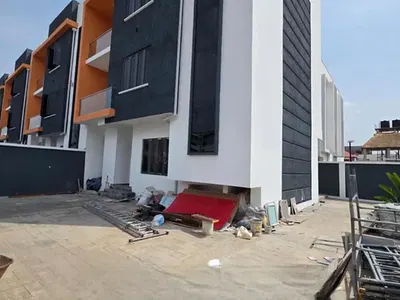 Beautiful 4 Bedroom Fully Detached Duplex with BQ