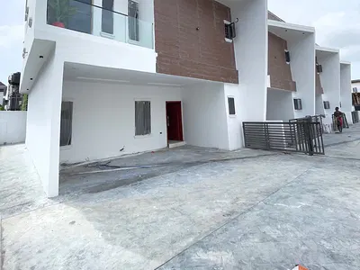 Luxury 4 Bedrooms Terraced Duplex