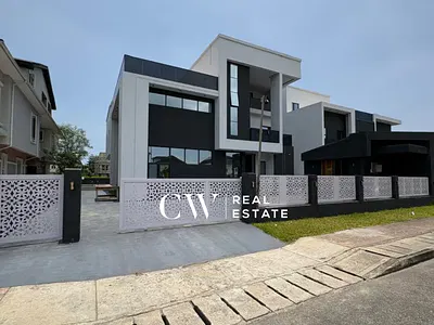 5 Bedrooms Detached Duplex with BQ