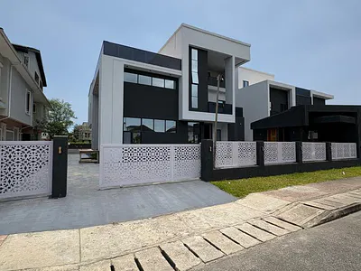 5 Bedrooms Detached Duplex with BQ